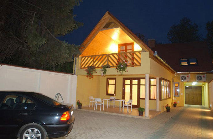 Aranykert Vendeghaz Hotel Eger Exterior foto